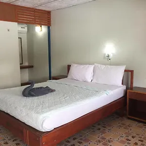 2* Pensión Scenery